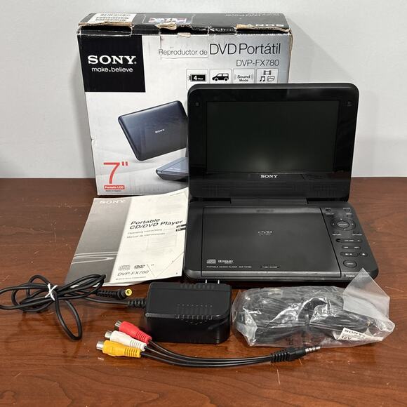 Sony DVP-FX780 Portable DVD Player with Screen (7") With Box TESTED WORKS - Picture 1 of 14